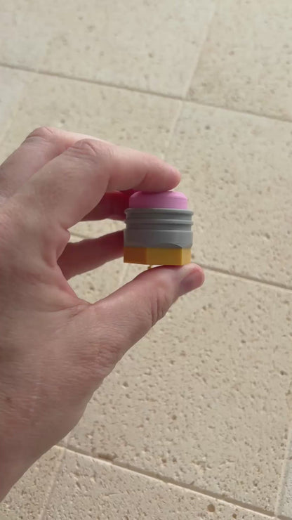 Porte clé clicker Gomme – Collection Fin d’Année Scolaire